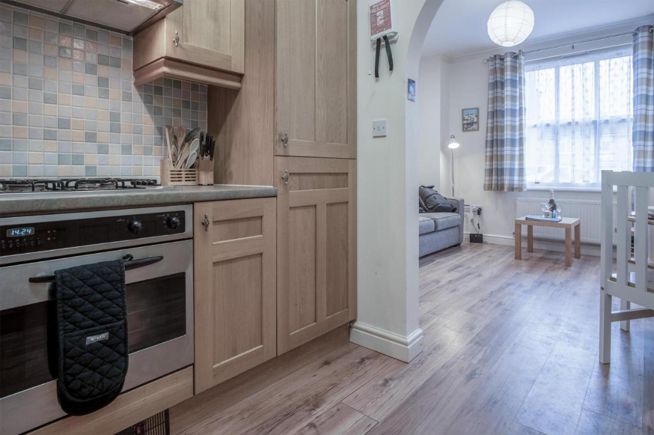 Arcadia - 1 Bedroom Apartment - Tenby Esterno foto